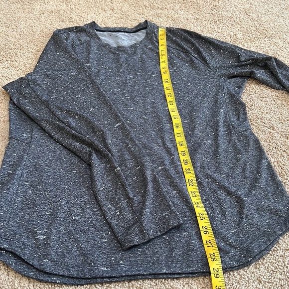 Lululemon Athletica grey mens long sleeve tee. - Picture 8 of 9